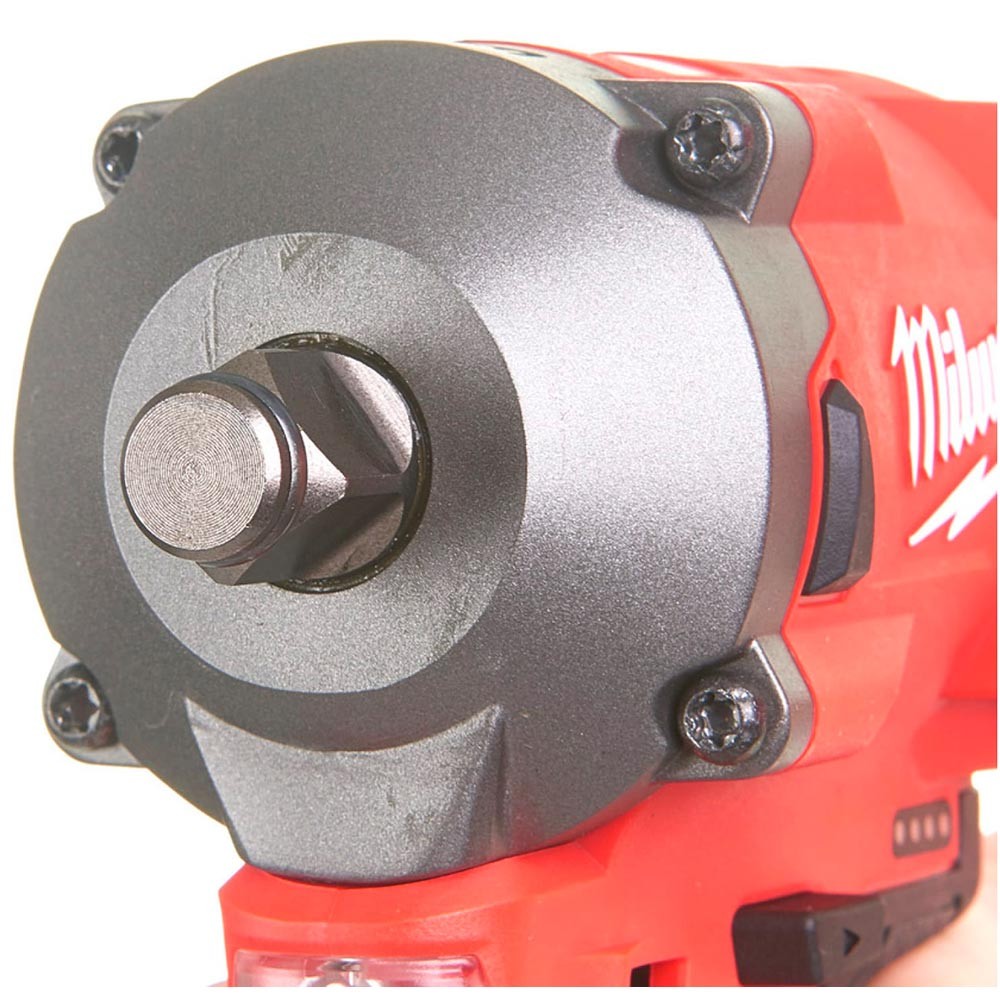 Аккумуляторный гайковерт Milwaukee M12 FIWF12-422X FUEL ударный