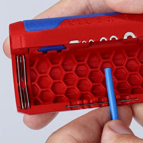 TwistCut Труборез-стриппер для гофротрубы, _ 13-32 мм, зачистка: 0.2-4 мм2, длина 100 мм, SB