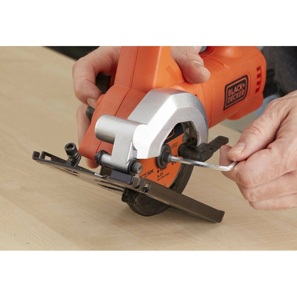 Пила дисковая Black&Decker BES510