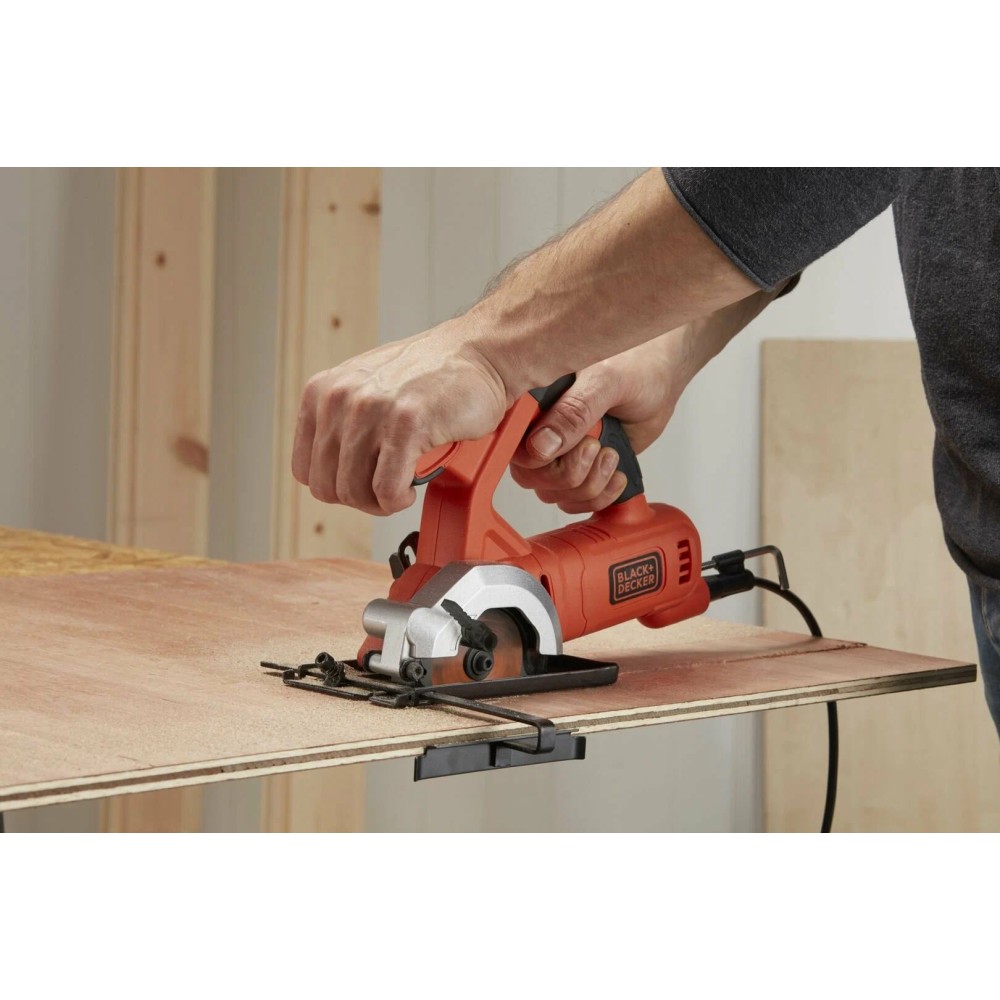Пила дисковая Black&Decker BES510